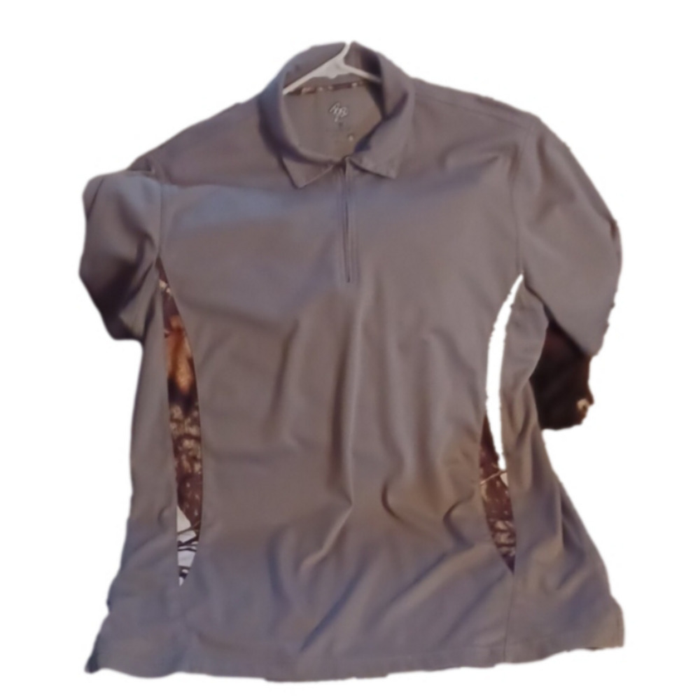 WICK WEAR, EUC MENS GRAY, CAMOFLAGE SHORT SLEEVE, MENS LARGE. NICE SHIRT.